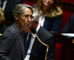 Réforme des retraites : Elisabeth Borne décide de recourir au 49.3 et renonce au vote