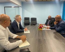 Carburant : Le Président de la CTG Gabriel Serville s'entretient avec les dirigeants de la Sara Guyane