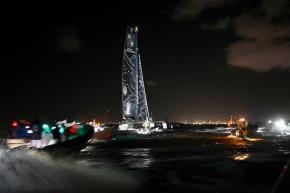 Route du Rhum : deux morts après le chavirage d'un bateau suiveur lors de la victoire de Charles Caudrelier.