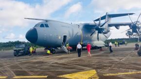 Arrivée de l'Airbus A400M de l'armée française pour évacuer des malades Covid-19