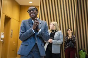 Claudine Gay, d’origine haïtienne, première présidente noire de l’Université d’Harvard