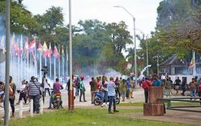 Paramaribo : une manifestation dégénère, plusieurs personnes sont blessées dont des policiers