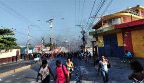 Haïti : vives tensions après la hausse du prix du carburant