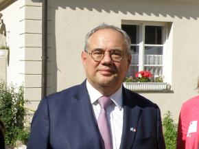 Pierre Lanapats nommé ambassadeur de France au Suriname
