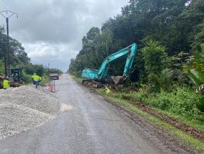 Les travaux en cours pour rétablir la route de Degrad Saramaca à Kourou