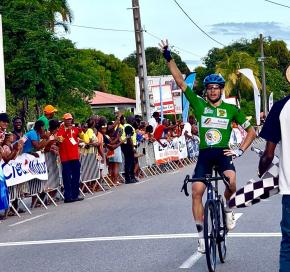 Tour de Guyane 2025 : Léo Roy s’offre une troisième victoire, le britannique Oscar Hutchings nouveau maillot jaune